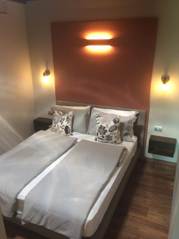 Energaia Apartment Toscolano Maderno Room photo